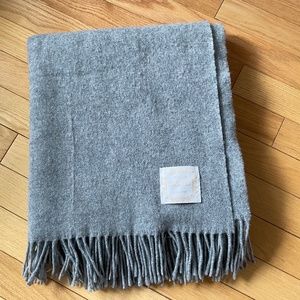 CRISTINA CHITI ITALY Gray WOOL / CASHMERE THROW Blanket 61" x 52"